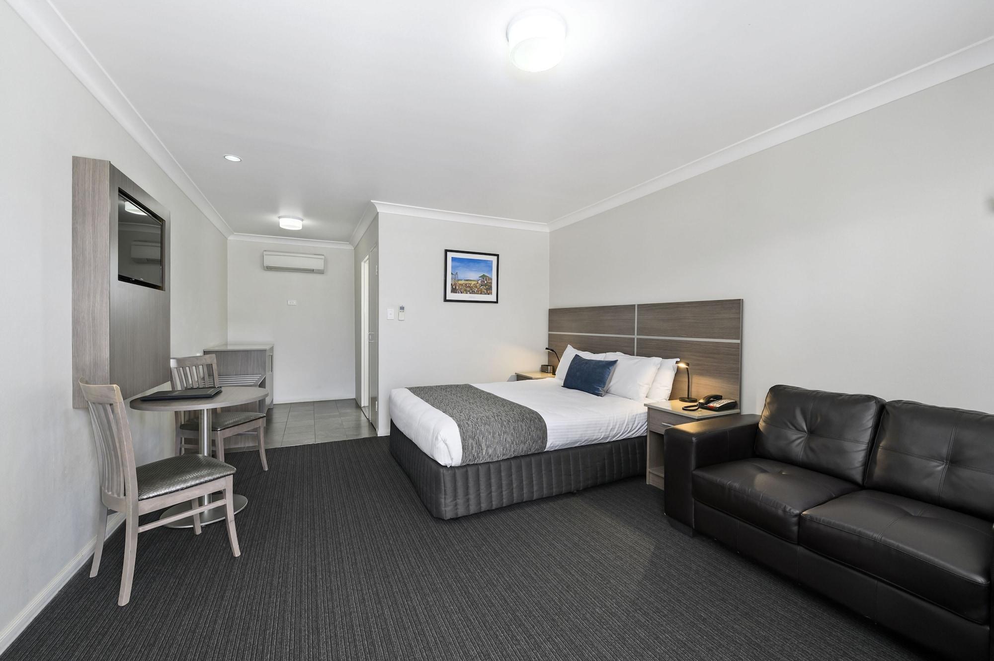 Quality Inn Ashby House Тамуорт Экстерьер фото
