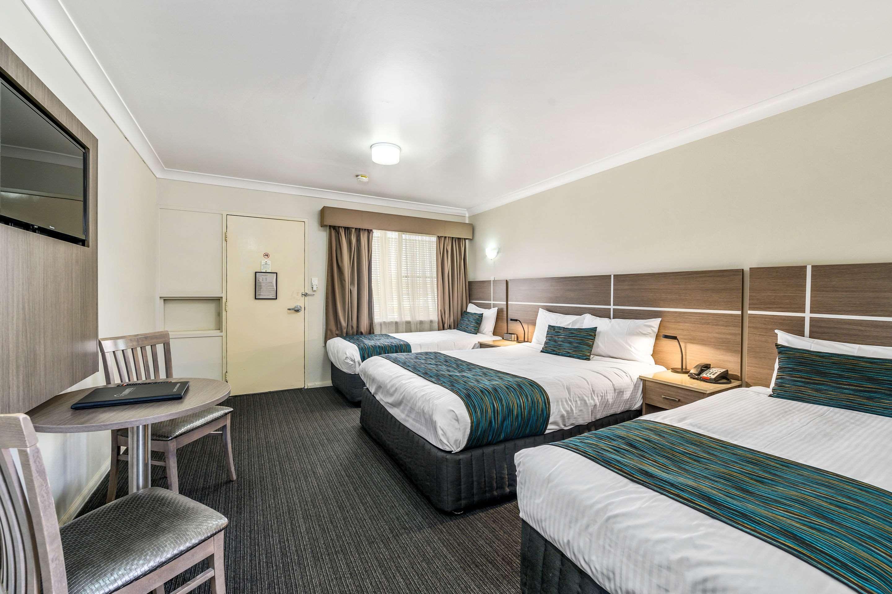 Quality Inn Ashby House Тамуорт Экстерьер фото
