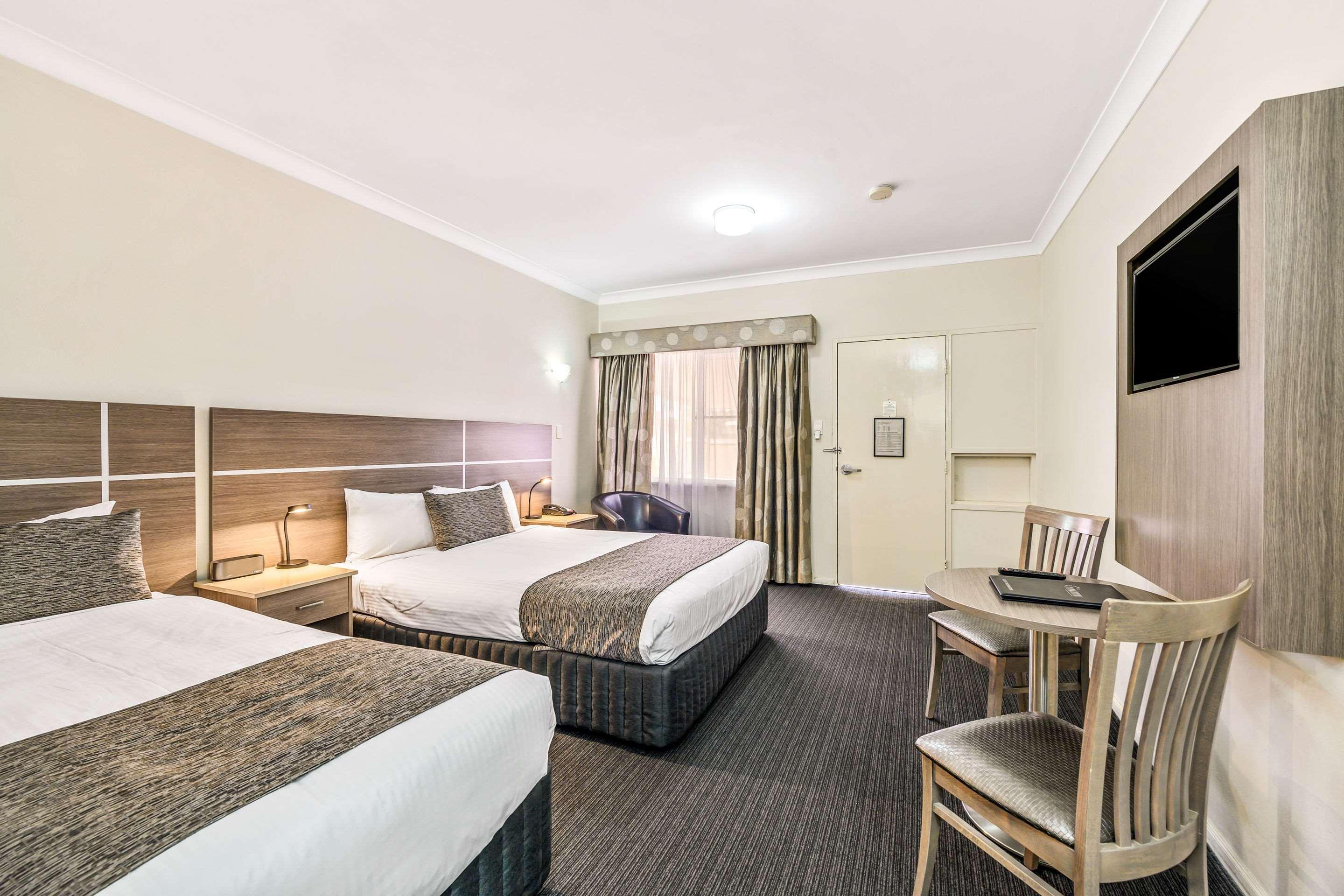 Quality Inn Ashby House Тамуорт Экстерьер фото