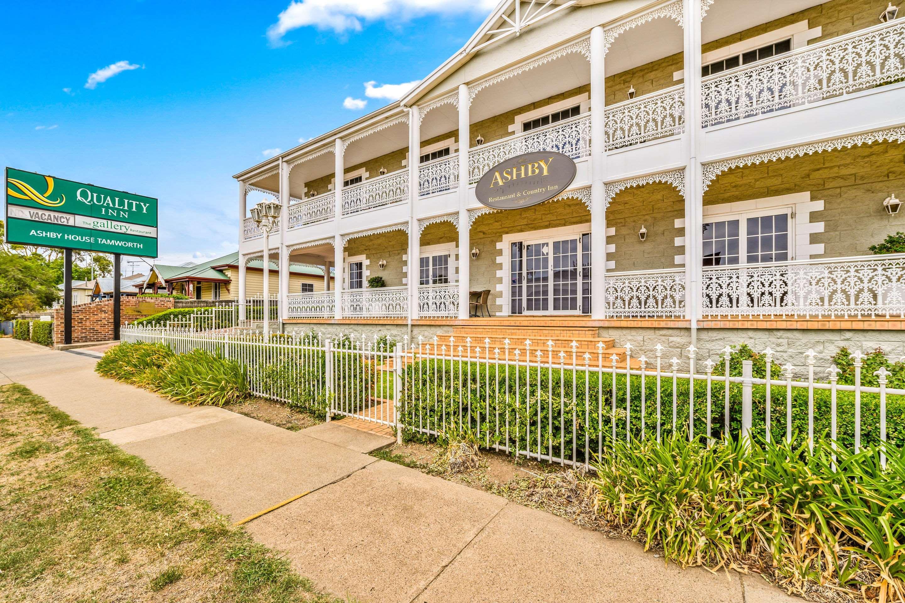 Quality Inn Ashby House Тамуорт Экстерьер фото