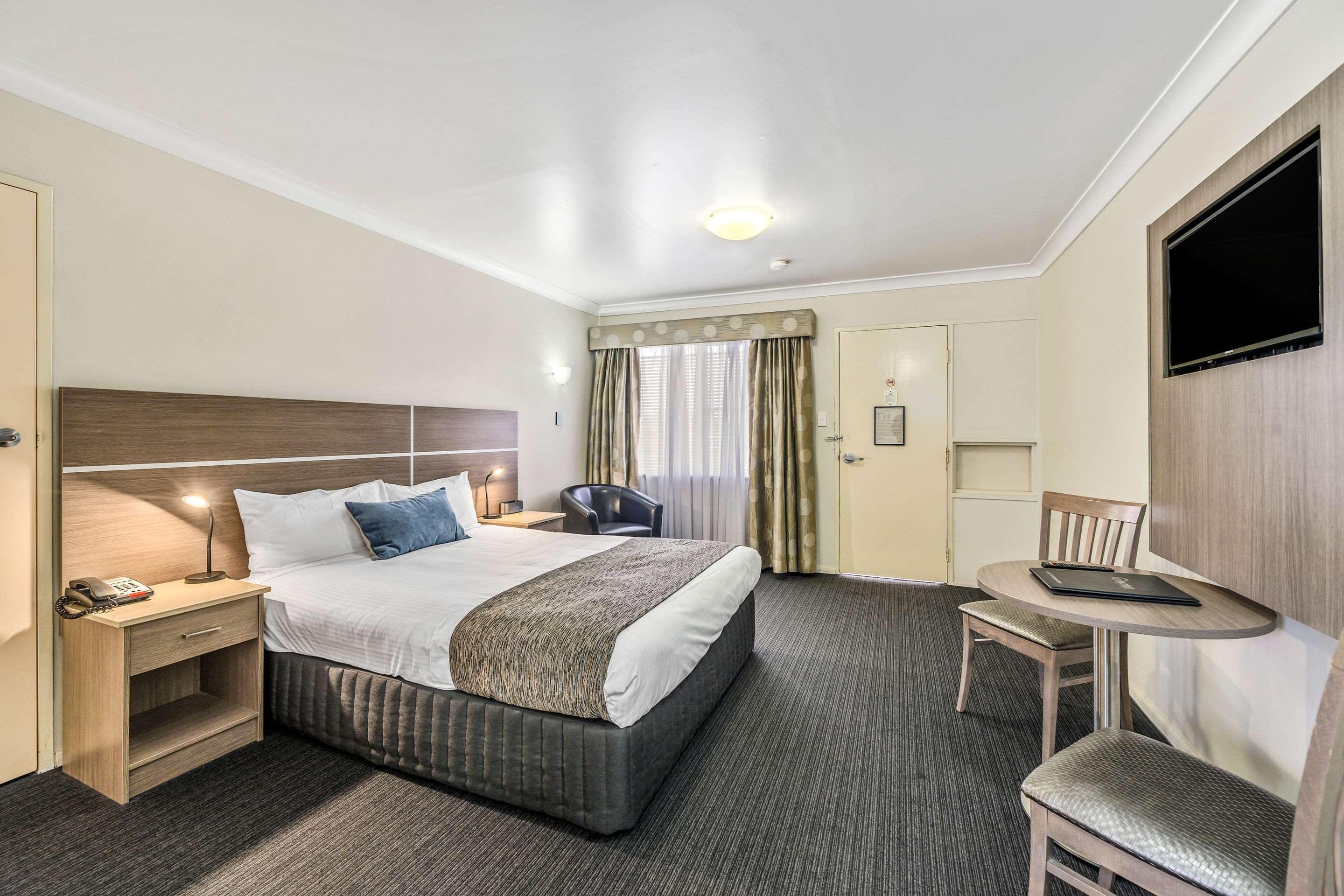 Quality Inn Ashby House Тамуорт Экстерьер фото