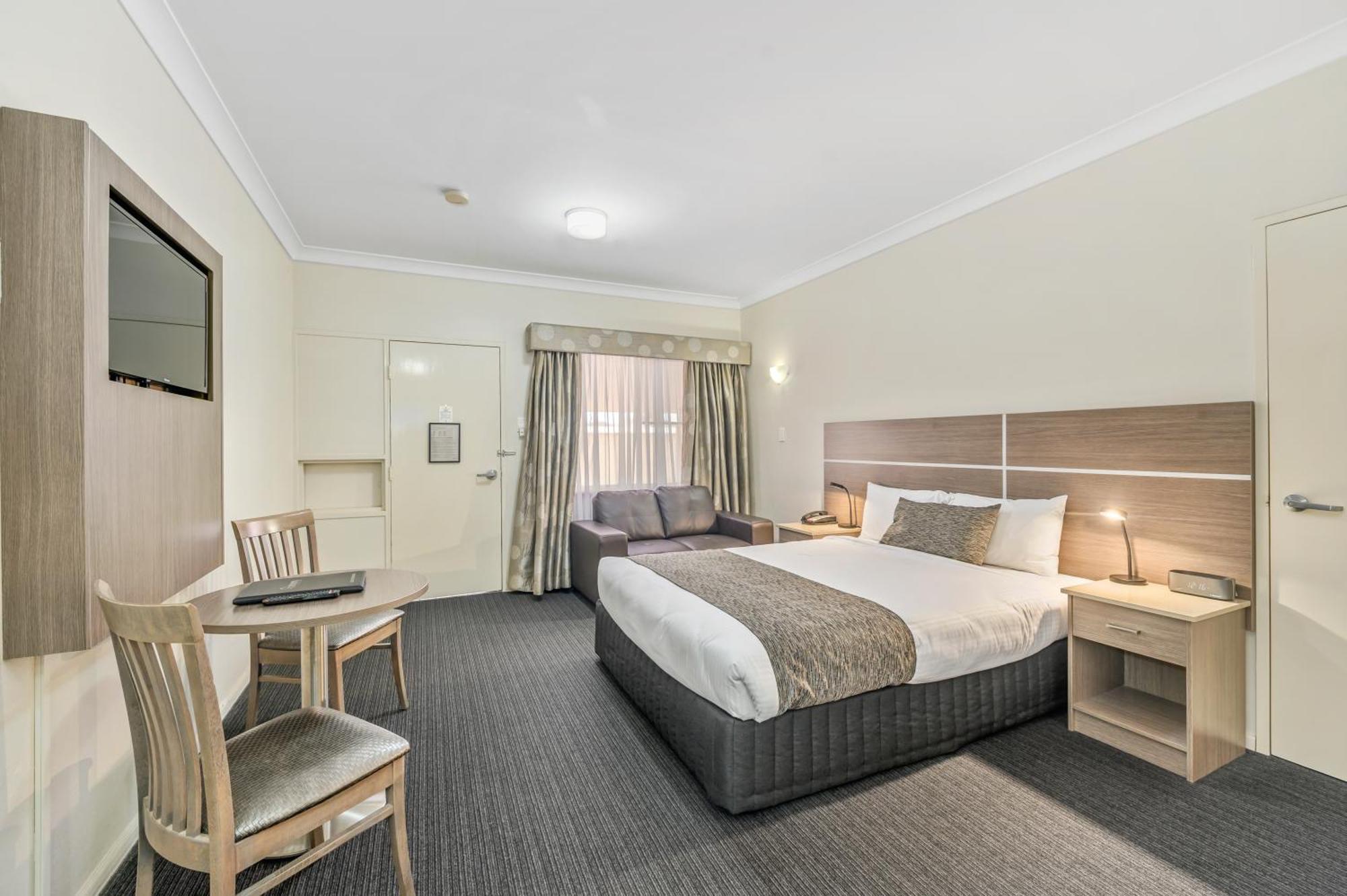 Quality Inn Ashby House Тамуорт Экстерьер фото