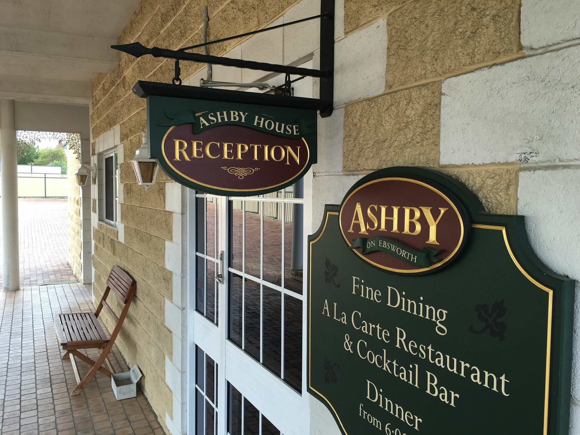 Quality Inn Ashby House Тамуорт Экстерьер фото