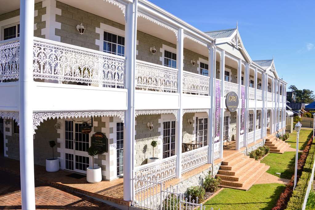 Quality Inn Ashby House Тамуорт Экстерьер фото